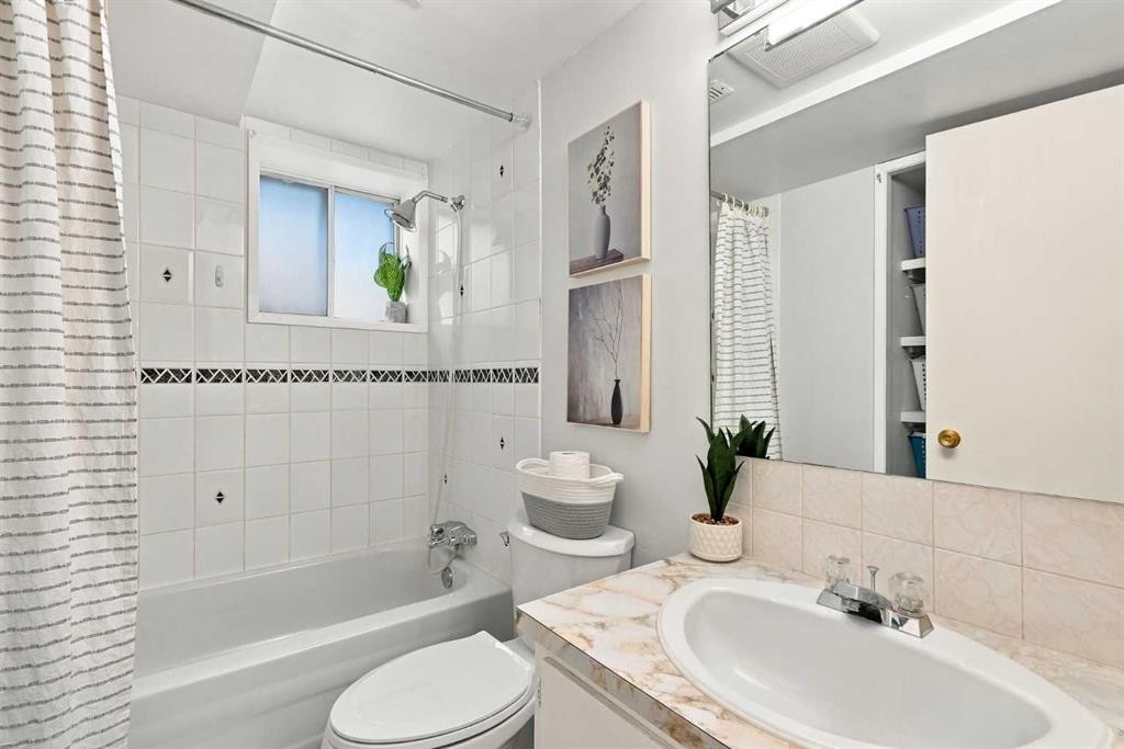 256 Silverview Way Nw, Calgary, AB