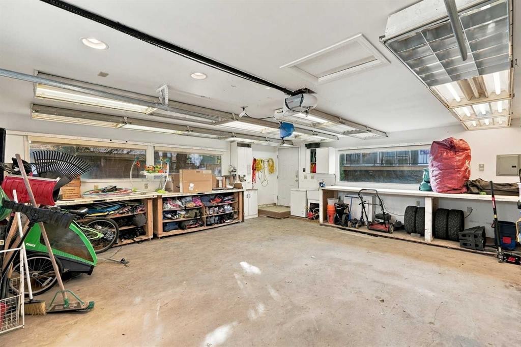256 Silverview Way Nw, Calgary, AB