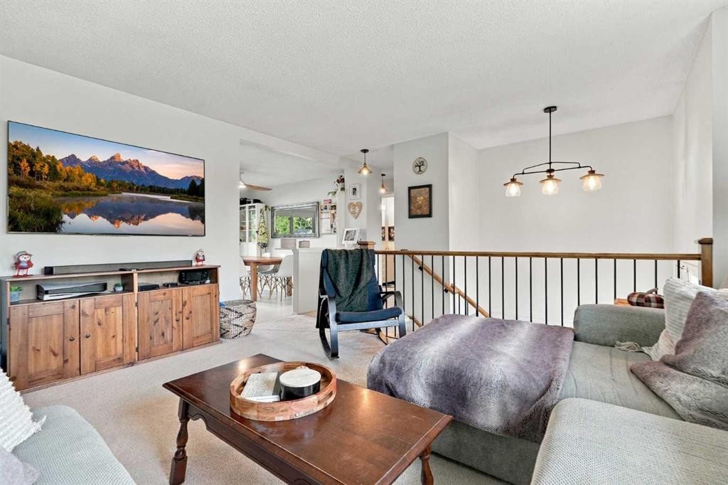 256 Silverview Way Nw, Calgary, AB