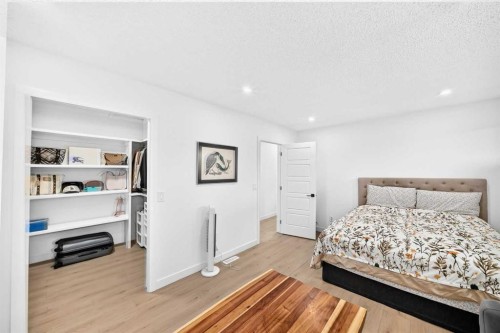 5824 22 Avenue Ne, Calgary, AB 