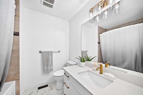 5824 22 Avenue Ne, Calgary, AB 