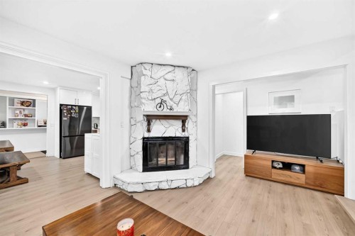 5824 22 Avenue Ne, Calgary, AB 