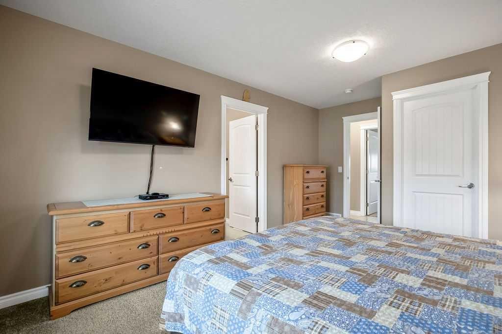 2006 30 Avenue, Nanton, AB