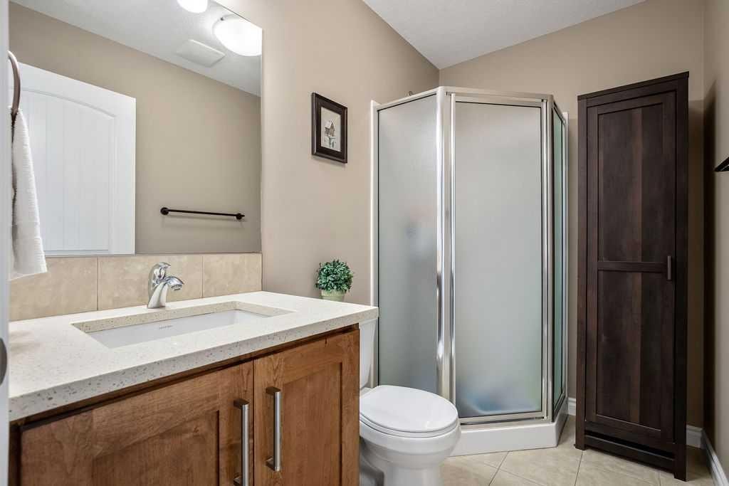 2006 30 Avenue, Nanton, AB