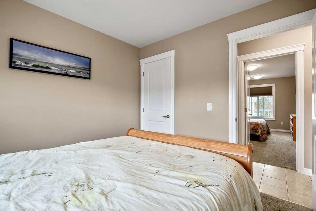 2006 30 Avenue, Nanton, AB