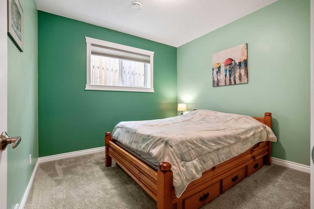2006 30 Avenue, Nanton, AB