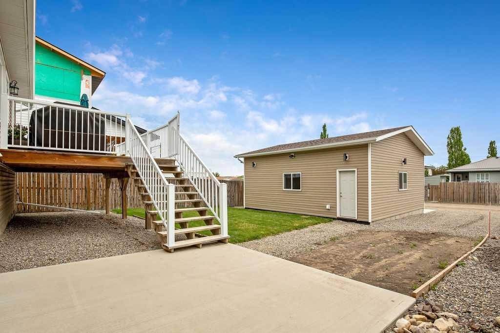 2006 30 Avenue, Nanton, AB