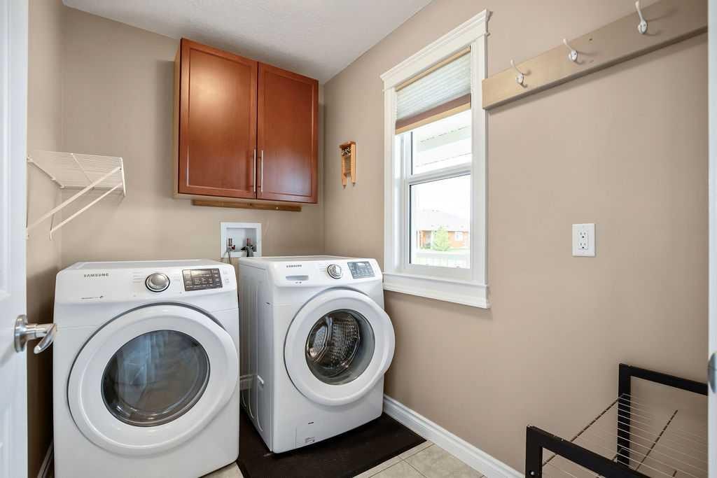 2006 30 Avenue, Nanton, AB