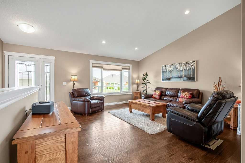 2006 30 Avenue, Nanton, AB