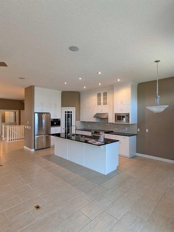 116 Bridle Estates Road Sw, Calgary, AB