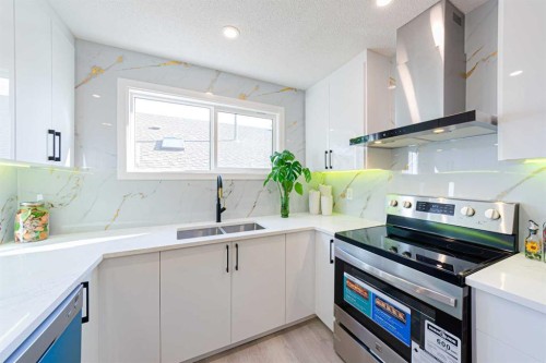 133 Berwick Drive Nw, Calgary, AB 