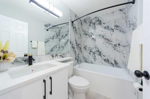 133 Berwick Drive Nw, Calgary, AB 