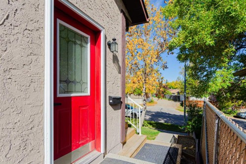 133 Berwick Drive Nw, Calgary, AB 