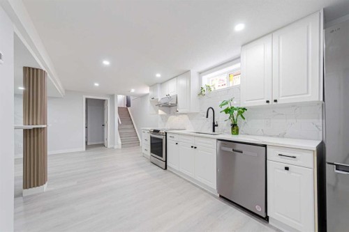 133 Berwick Drive Nw, Calgary, AB 