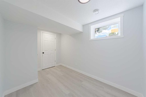 133 Berwick Drive Nw, Calgary, AB 