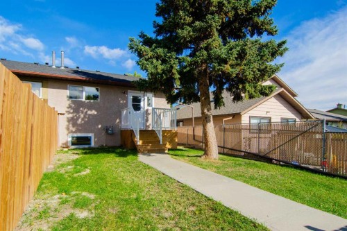 133 Berwick Drive Nw, Calgary, AB 