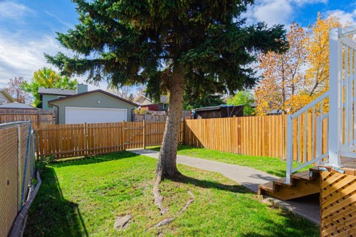 133 Berwick Drive Nw, Calgary, AB 