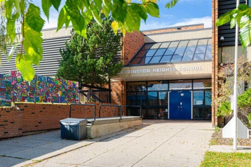 133 Berwick Drive Nw, Calgary, AB 