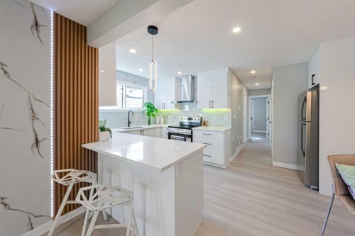 133 Berwick Drive Nw, Calgary, AB 