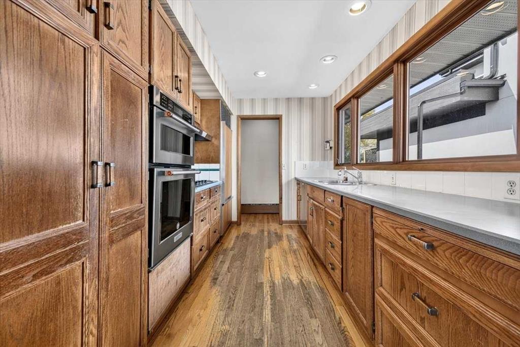 5007 14A Street Sw, Calgary, AB