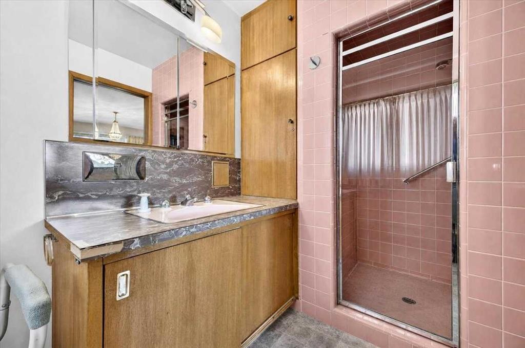 5007 14A Street Sw, Calgary, AB