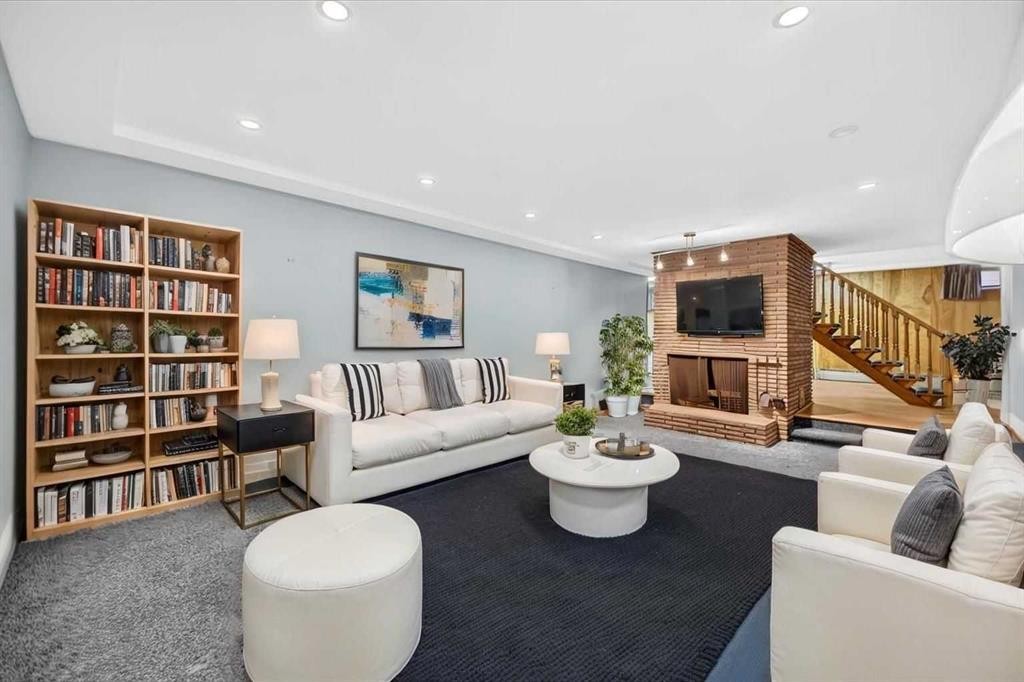 5007 14A Street Sw, Calgary, AB