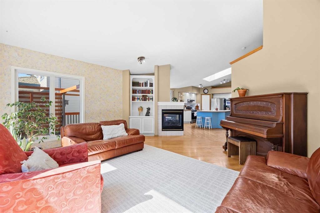 315 Rocky Ridge Bay Nw, Calgary, AB