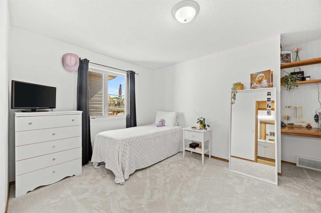 315 Rocky Ridge Bay Nw, Calgary, AB