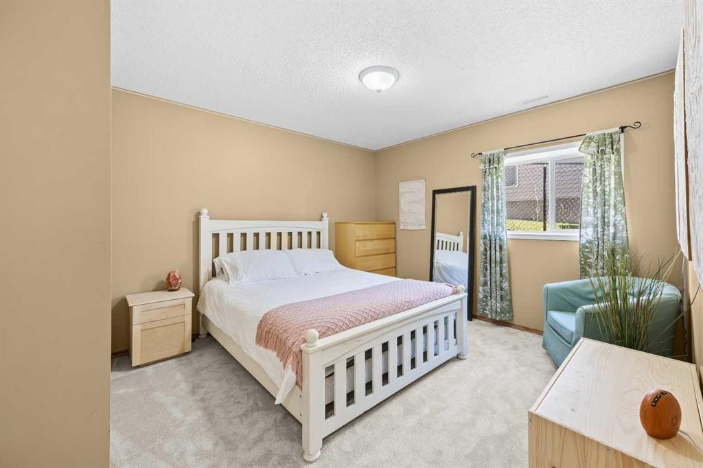 315 Rocky Ridge Bay Nw, Calgary, AB
