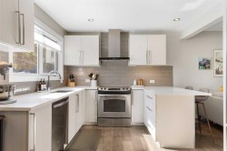364 Killarney Glen Court SW Calgary, AB T3E 7H4