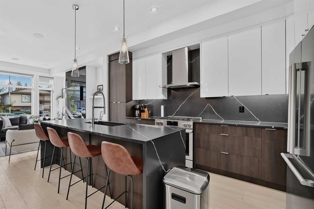 1-940 38 Street Sw, Calgary, AB