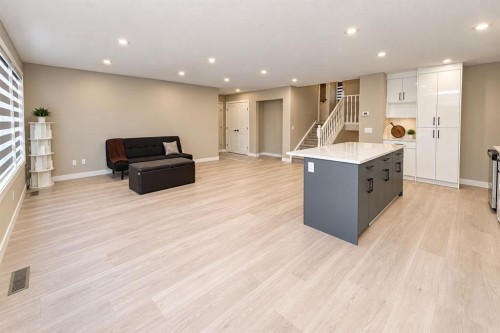 6827 Temple Drive Ne, Calgary, AB 