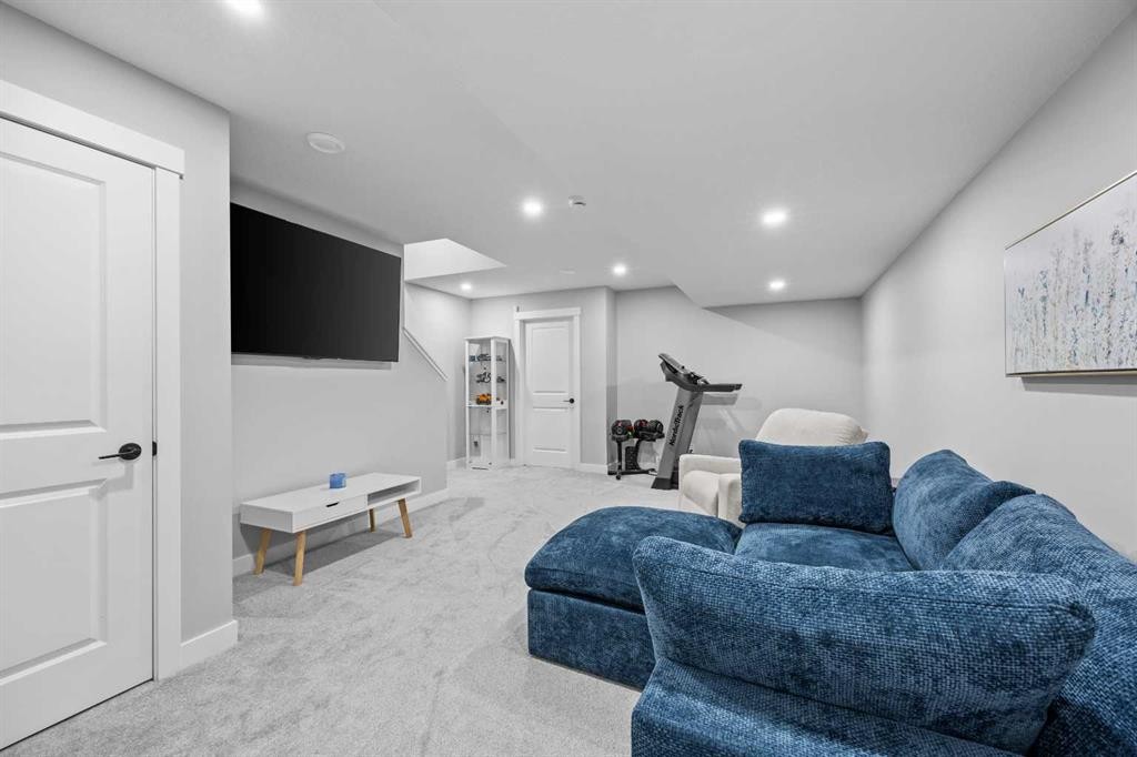 236 Rowmont Boulevard Nw, Calgary, AB