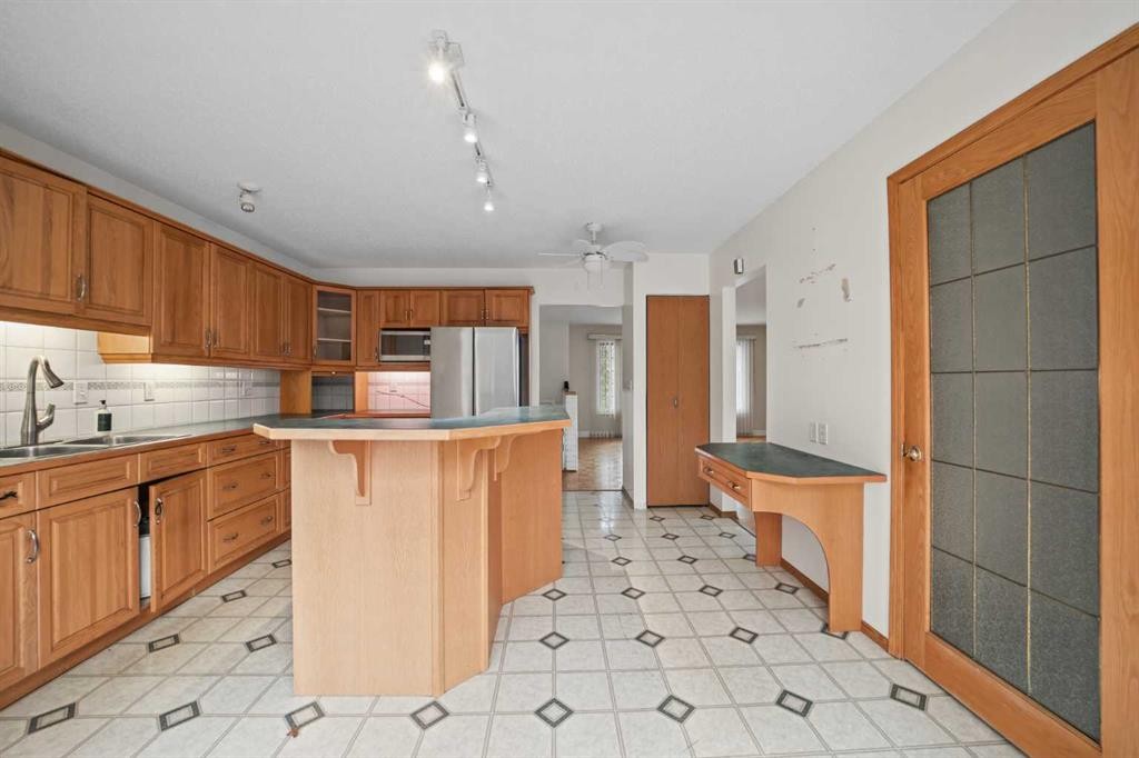 60 Silverview Way Nw, Calgary, AB