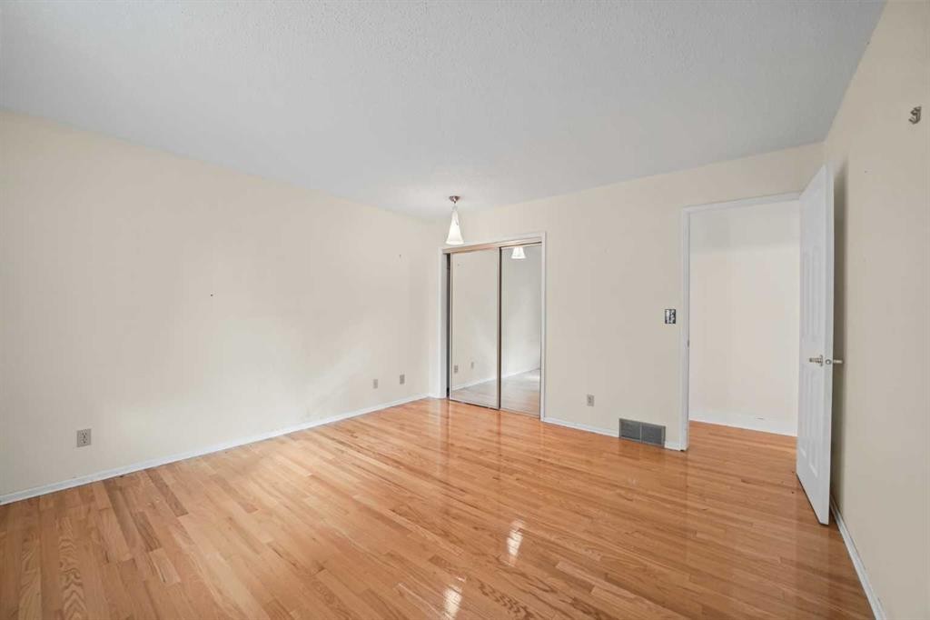 60 Silverview Way Nw, Calgary, AB