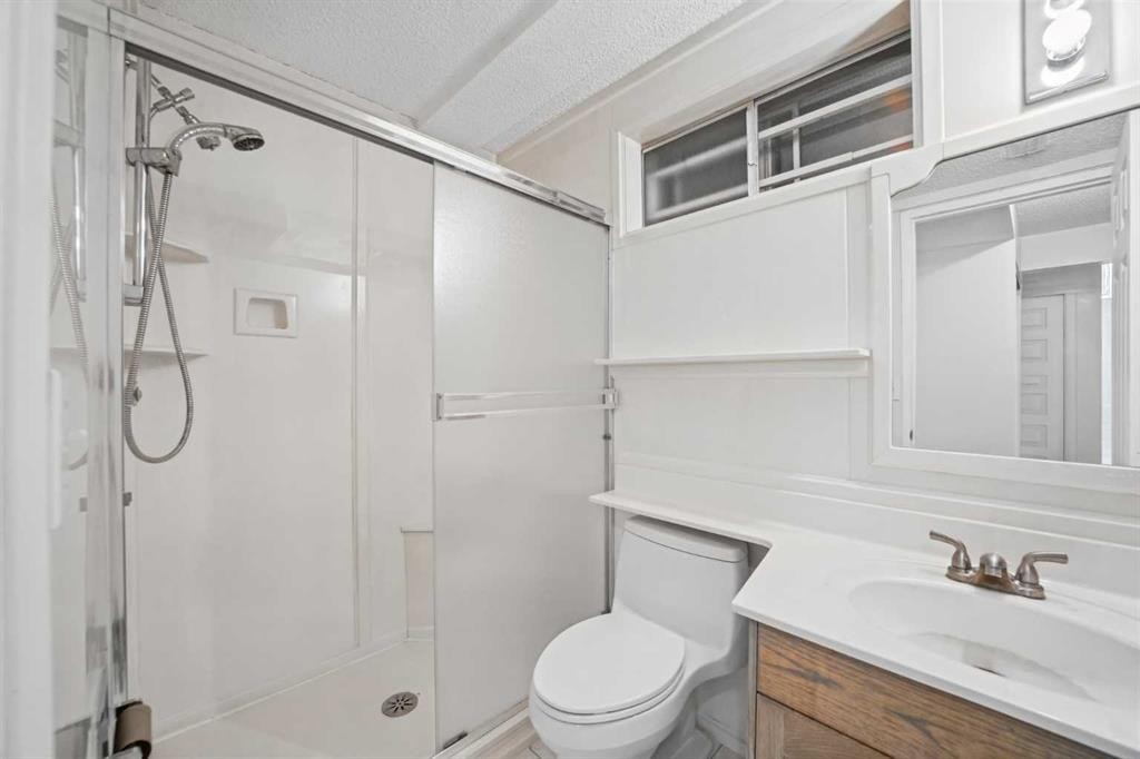 60 Silverview Way Nw, Calgary, AB