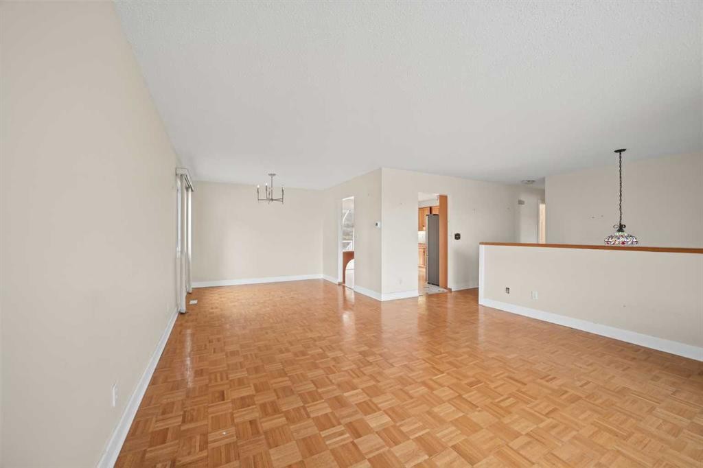 60 Silverview Way Nw, Calgary, AB