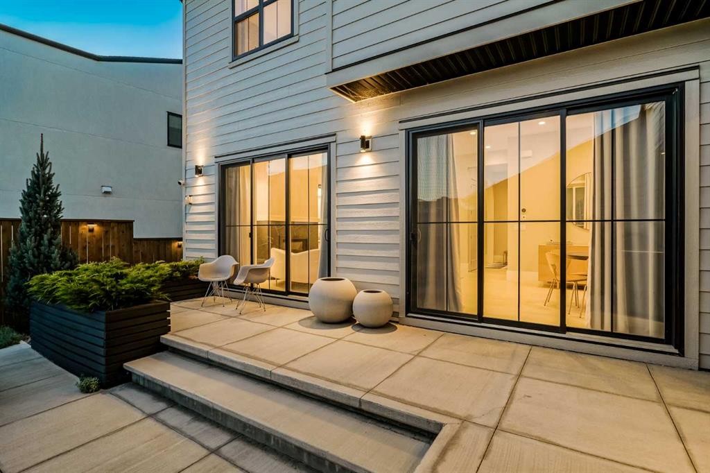 19 Bluerock Avenue Sw, Calgary, AB