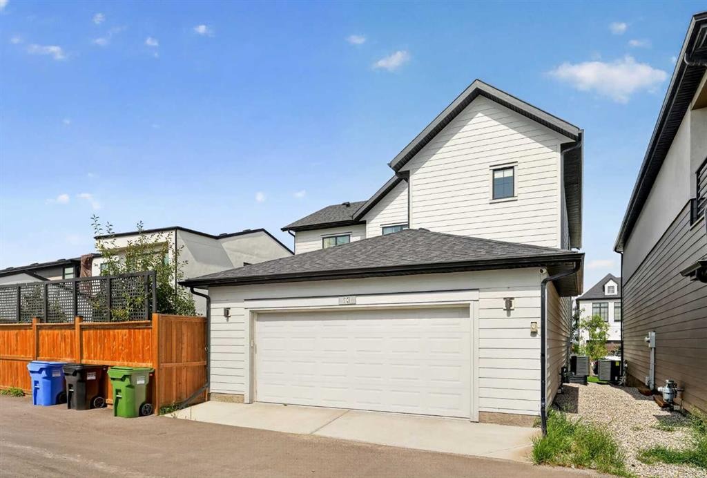 19 Bluerock Avenue Sw, Calgary, AB