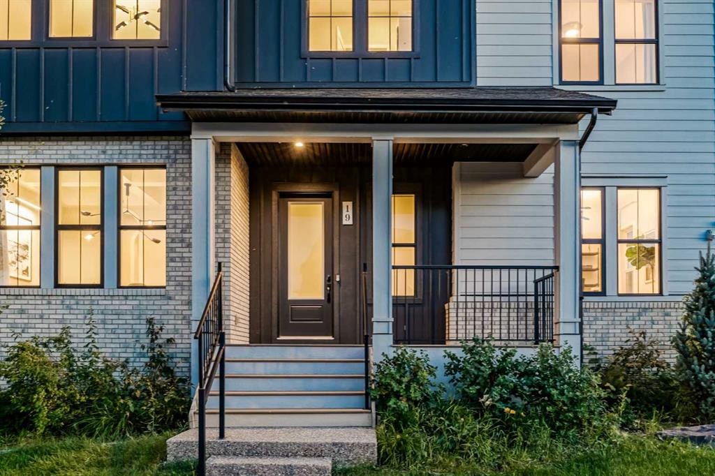19 Bluerock Avenue Sw, Calgary, AB