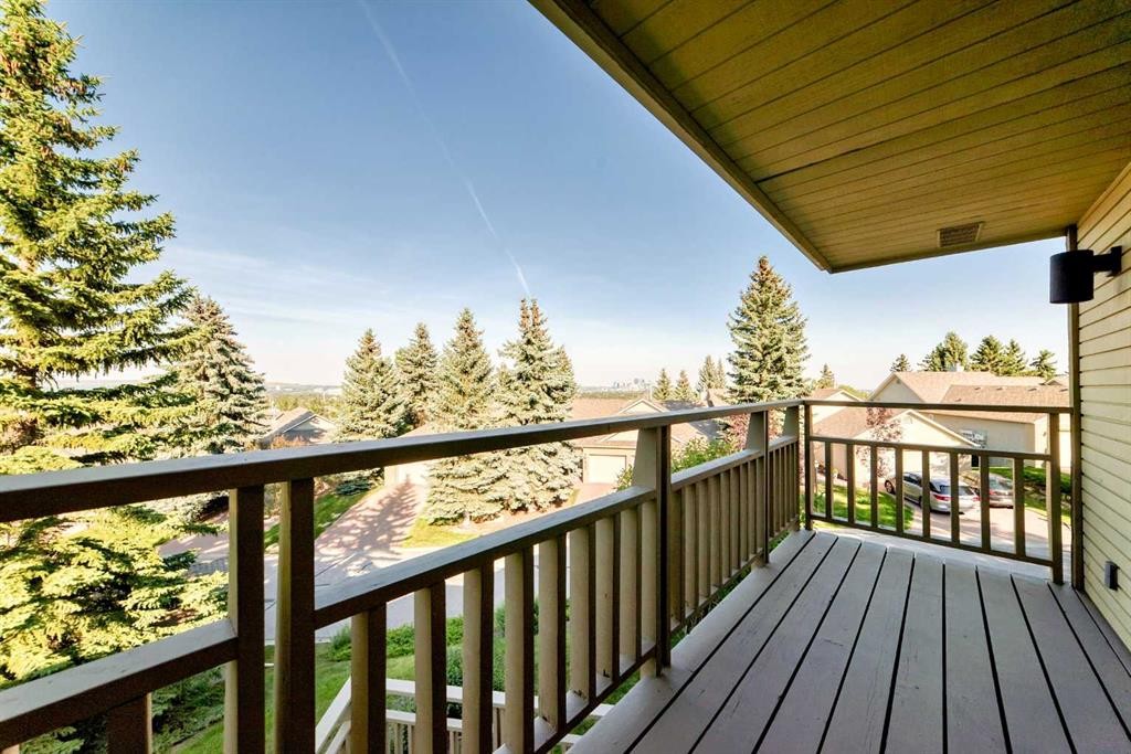 637 Stratton Terrace Sw, Calgary, AB