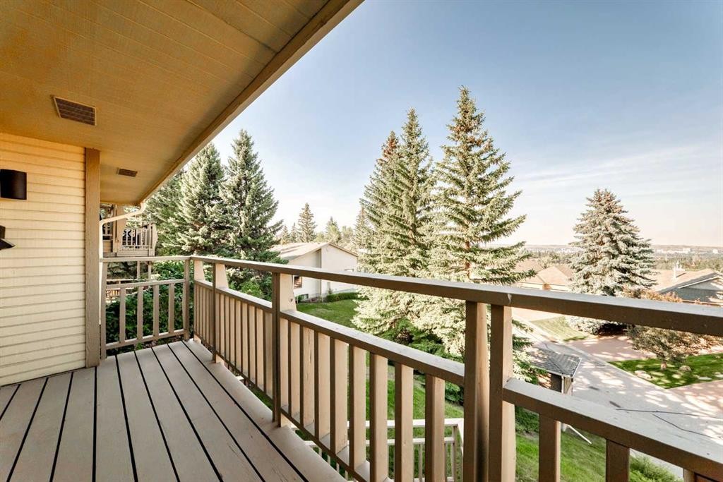637 Stratton Terrace Sw, Calgary, AB