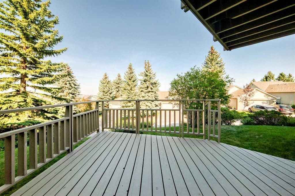 637 Stratton Terrace Sw, Calgary, AB
