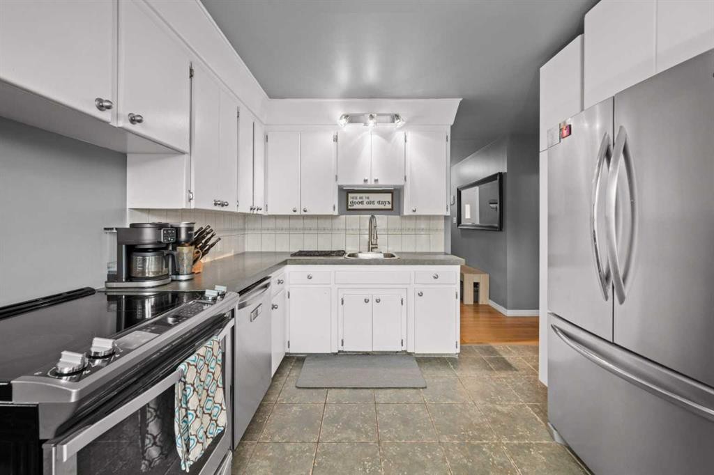 46 Westwood Drive Sw, Calgary, AB