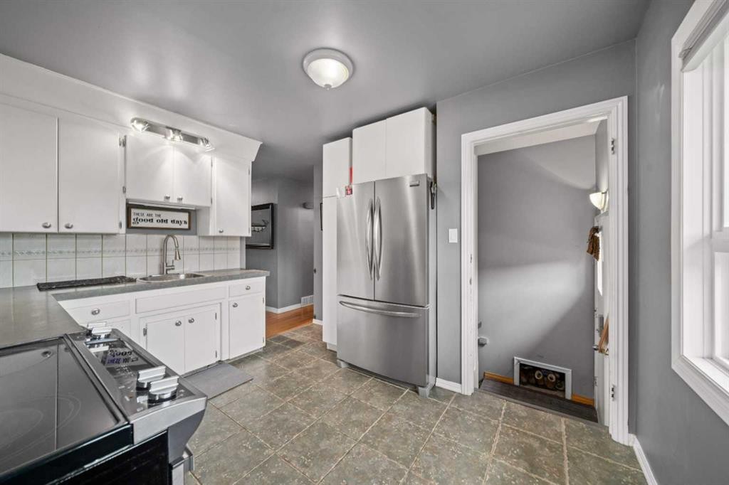 46 Westwood Drive Sw, Calgary, AB