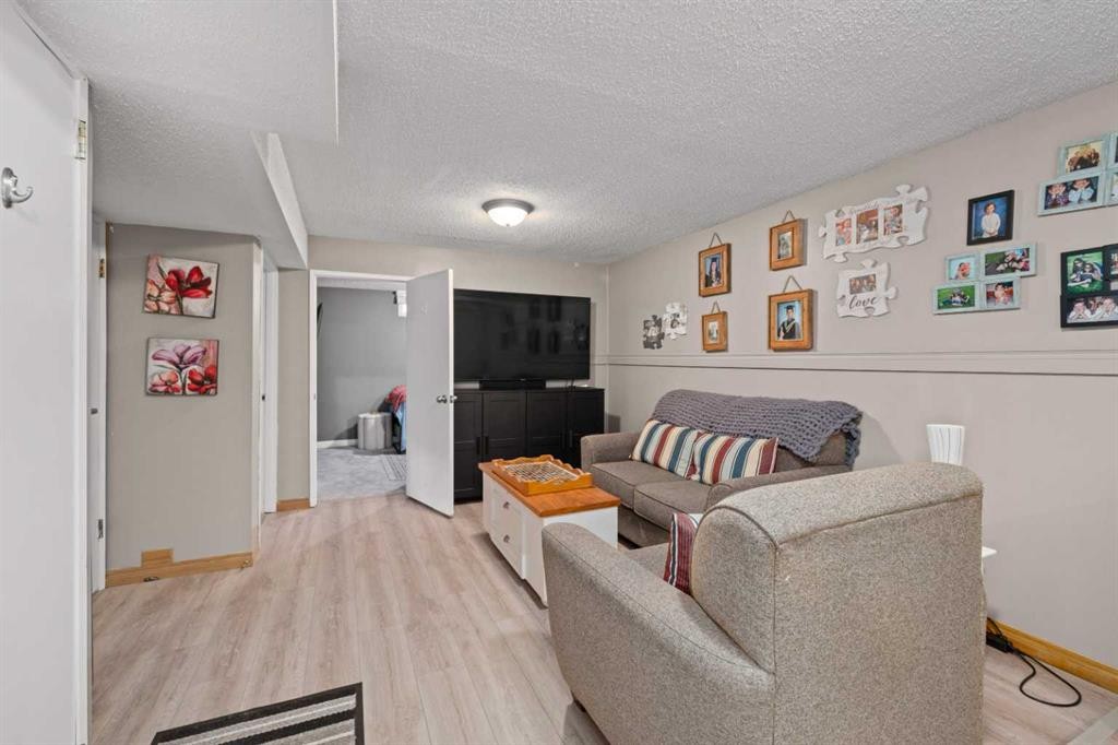 46 Westwood Drive Sw, Calgary, AB
