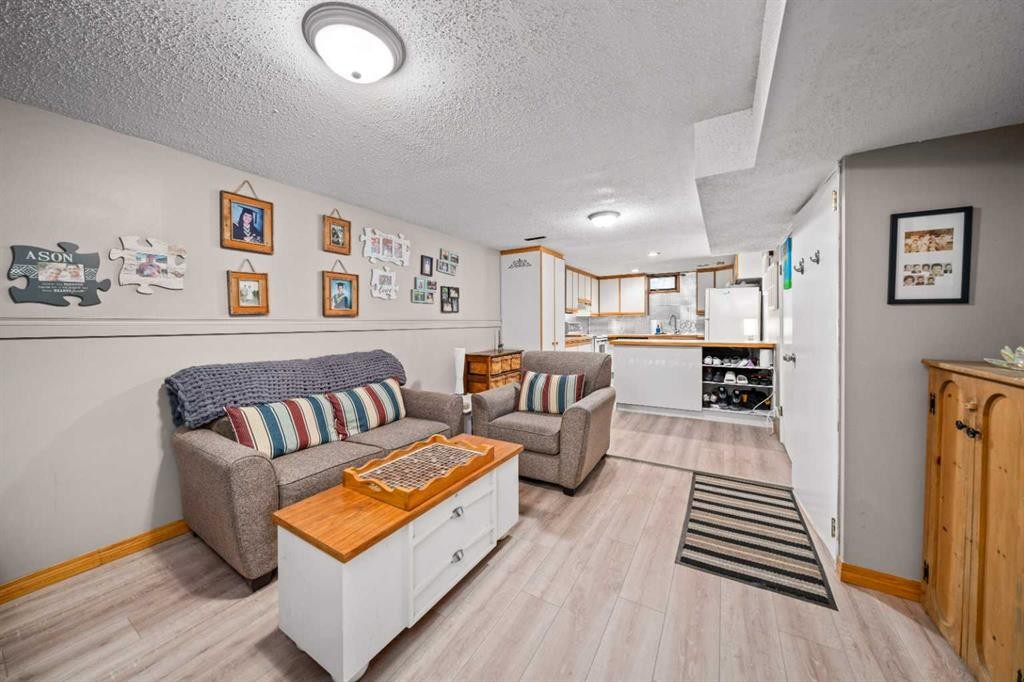 46 Westwood Drive Sw, Calgary, AB