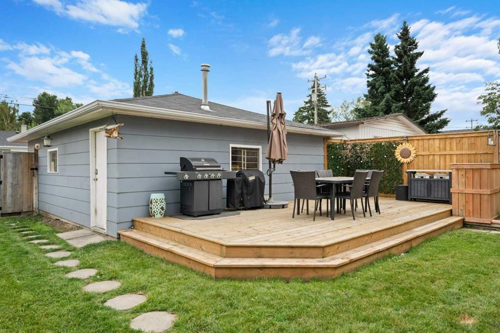 46 Westwood Drive Sw, Calgary, AB