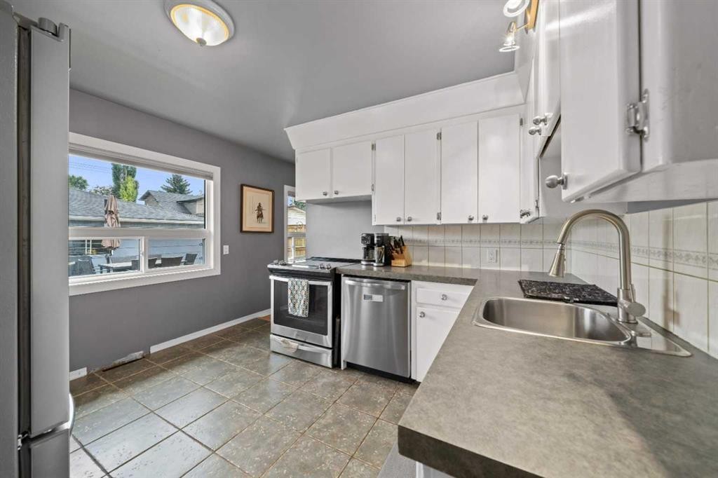 46 Westwood Drive Sw, Calgary, AB