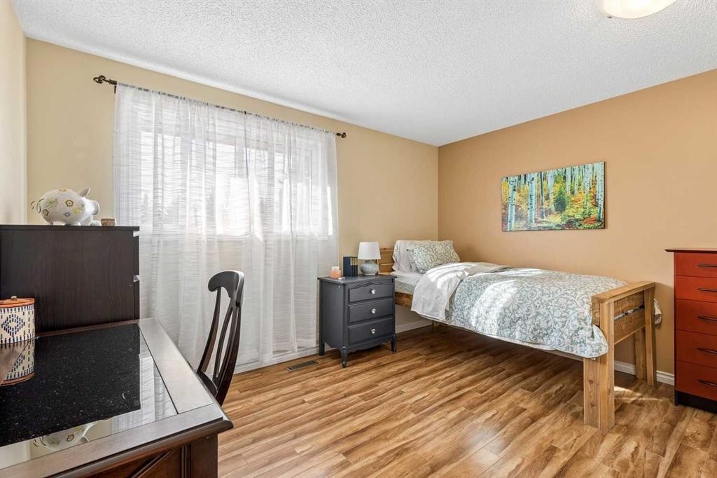 103 Dovercrest Way Se, Calgary, AB